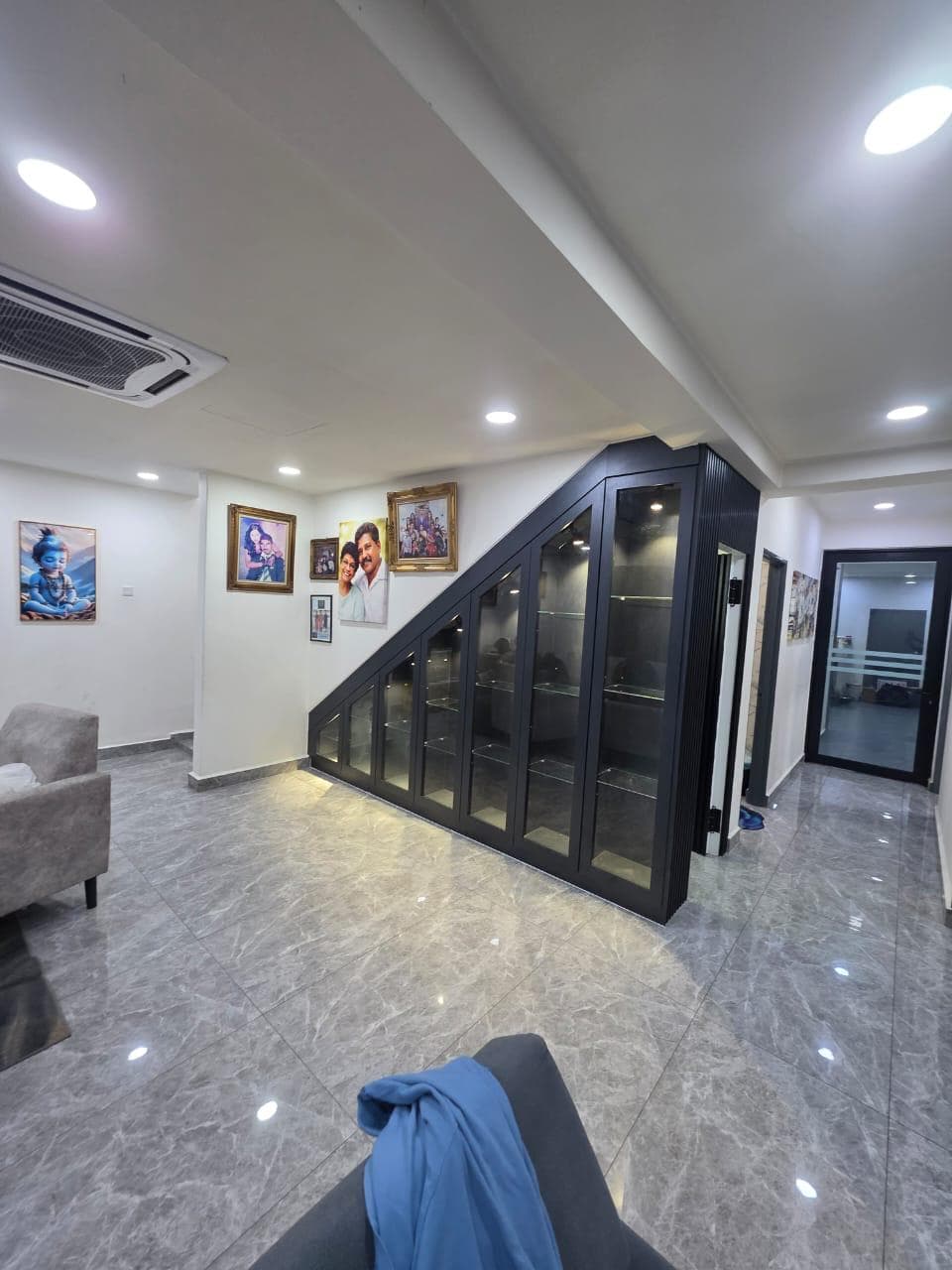 Modern kitchen design showcasing modern aesthetics by DKJ Resources Malaysia - Professional interior design project 3